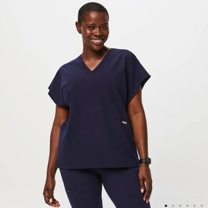 Estrella Scrub Top V Neck | FIGS